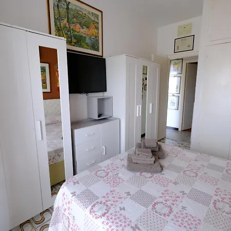 La Casa Di Sole By Portofinovacanze Lägenhet Rapallo