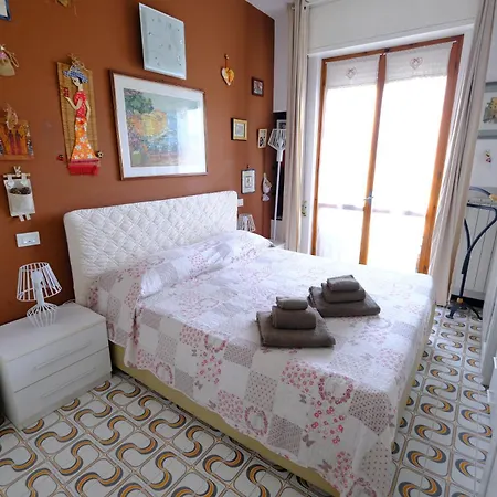 La Casa Di Sole By Portofinovacanze Lägenhet Rapallo